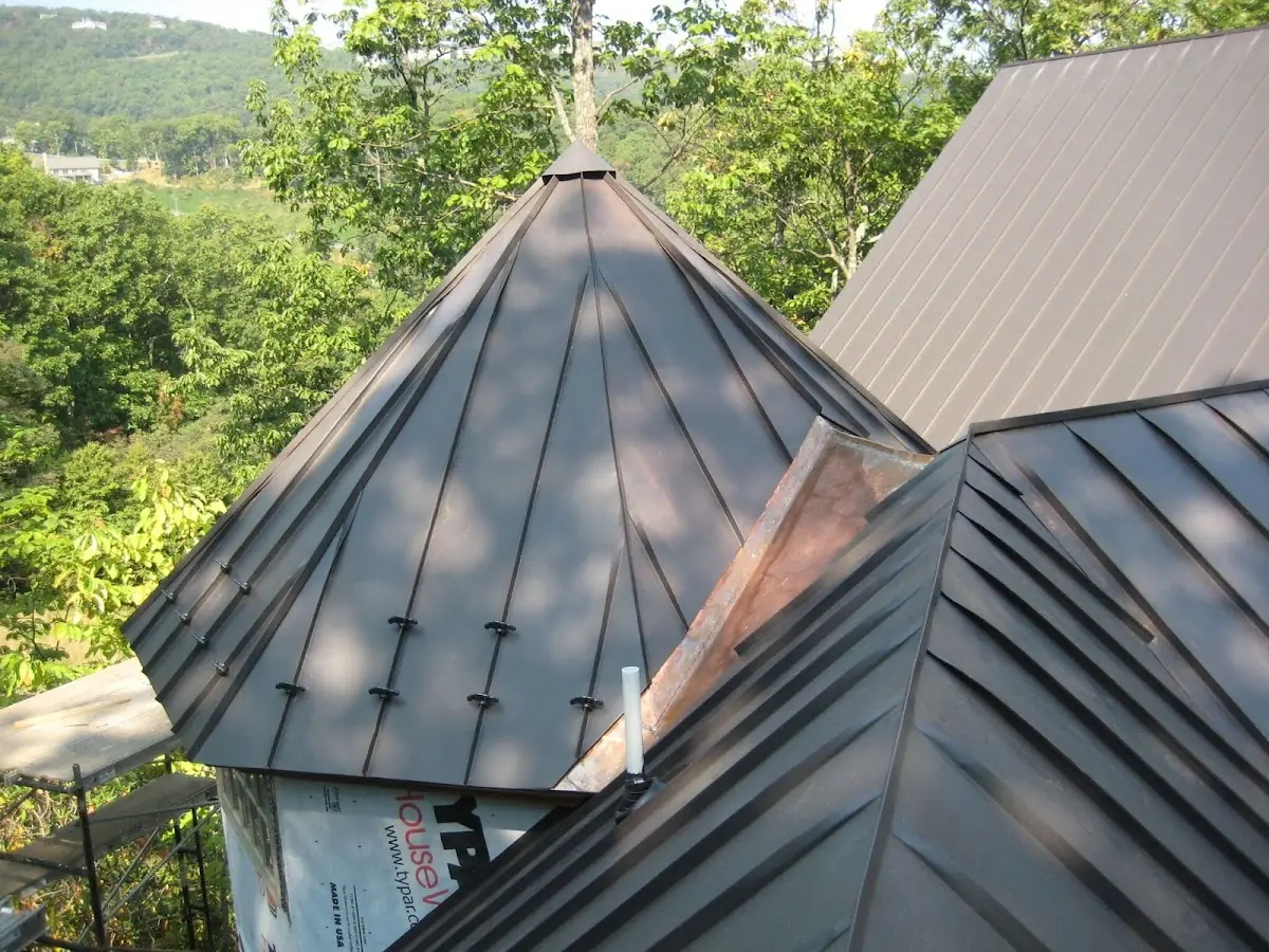 Professional Roof Tarp Installation by Craftsman Roofing in Rubicam